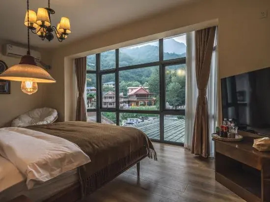 White Bird Field B&B (Jiu Shan Shan)
