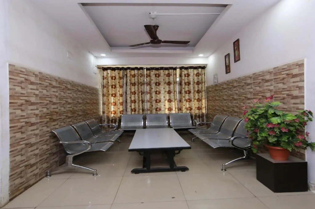 Goroomgo Mayur Jabalpur