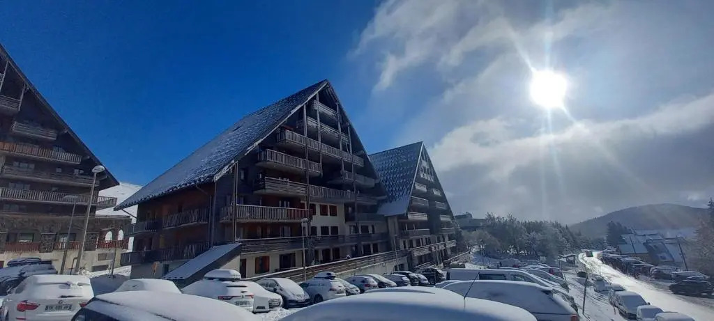 superbesse Appartement 4-6 pers. 2 ch. Dans résidence 3 étoile avec piscine