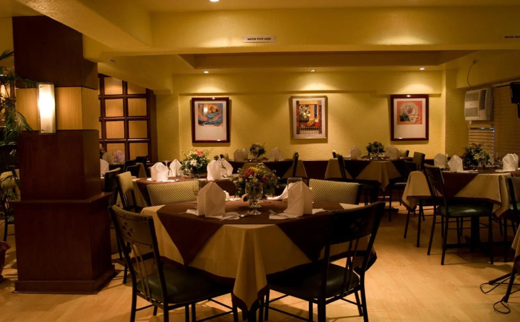 New Crown Hotel