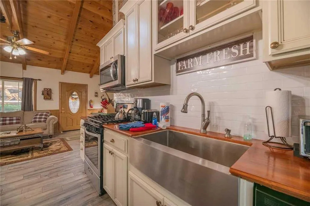 Apple Bear Cottage