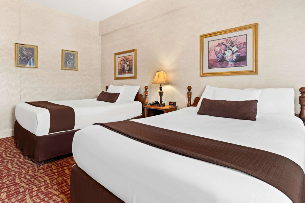 Genetti Hotel, SureStay Collection by Best Western