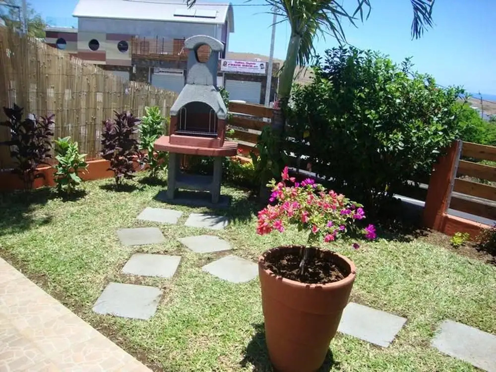 House With 2 Bedrooms in Saint Paul, With Wonderful sea View, Enclosed