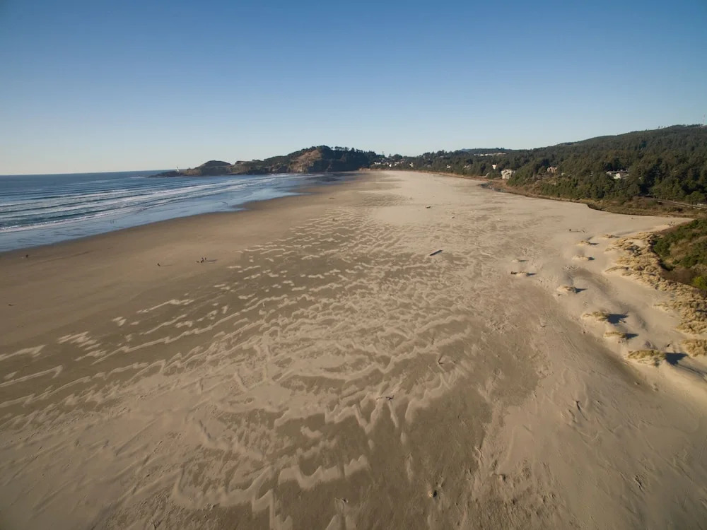 Gene's Coastal Escape 2 Bedrooms 2 Bathrooms Home