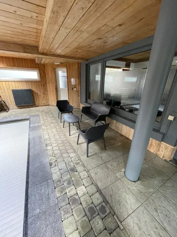 Large Group House with Welness Equipment & Swimming Pool near Malmédy