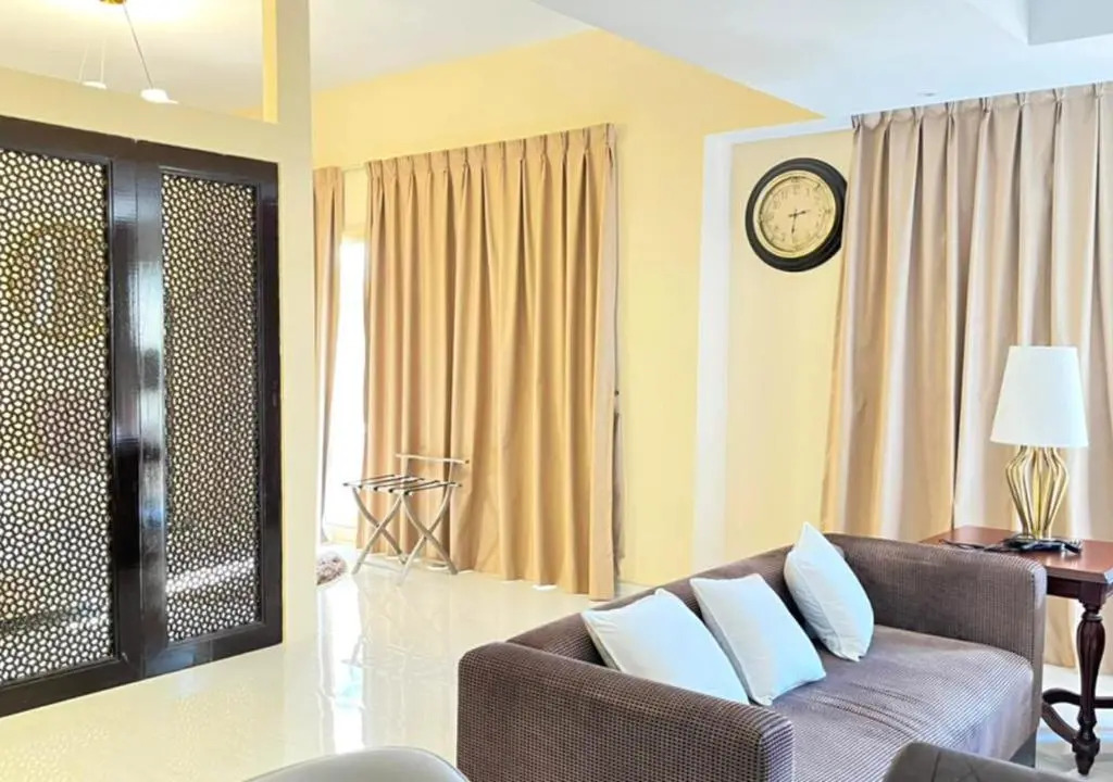 Al Hamra 4-Bedroom Luxury Villa Golf View