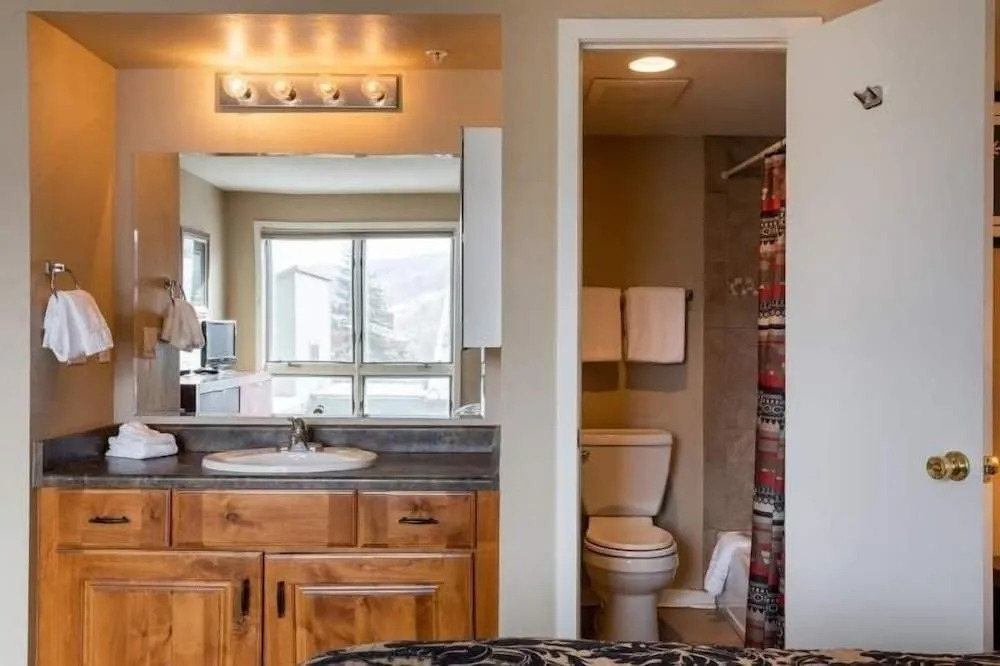 Breakaway West - Studio, 2,3 Bedrooms by Vail Realty