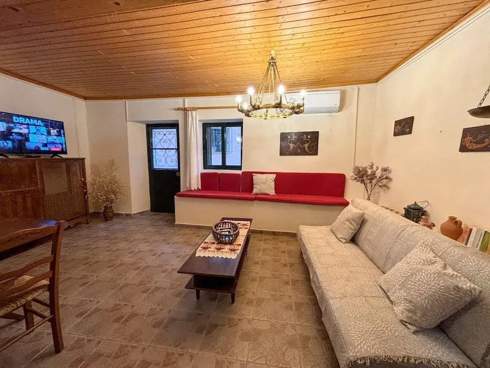 Kansoneta-Traditional Mansion in Gastouri Village