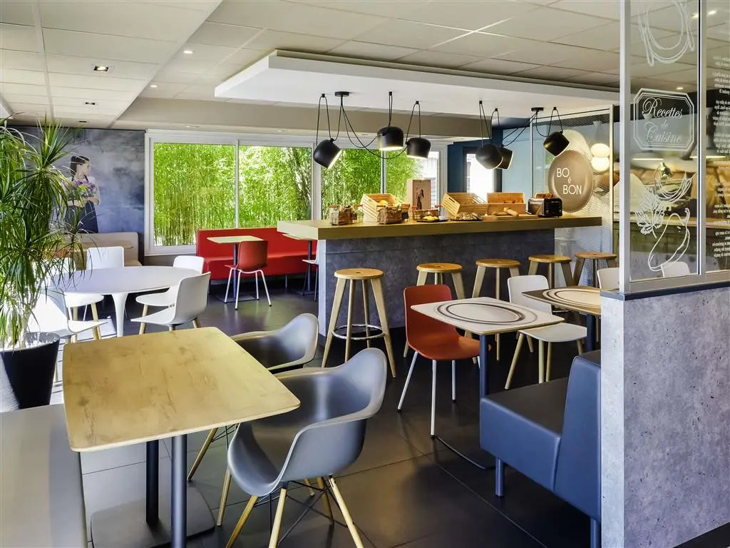 Ibis Roanne Le Coteau Hotel Restaurant