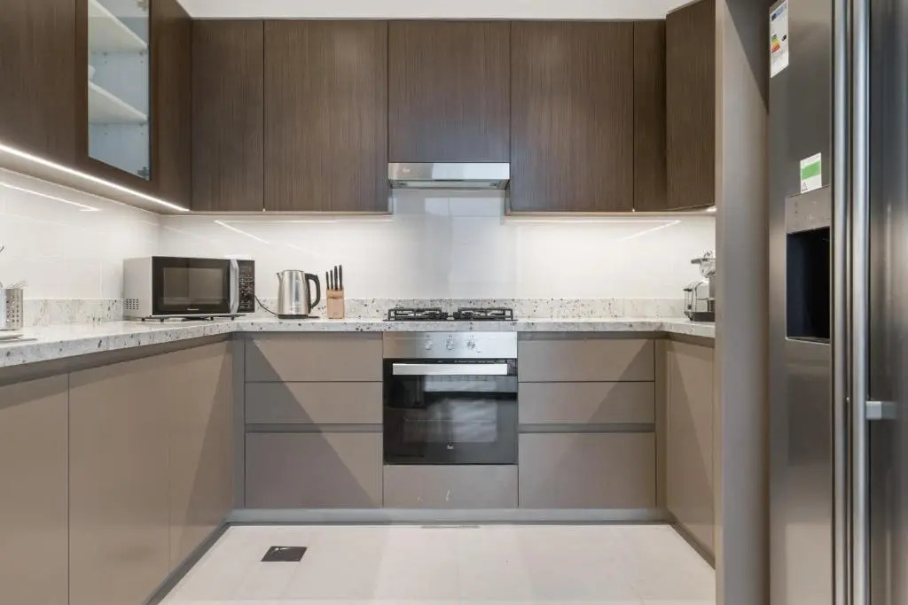 Monty - Breathtaking City Views From DT Apt with Terrace