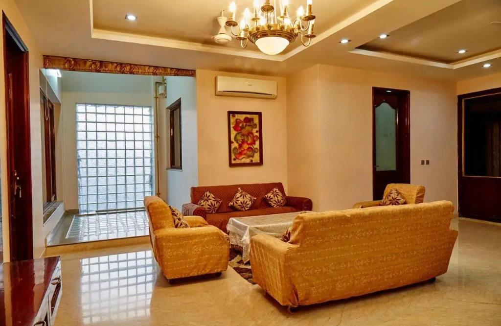 Kapoor Residency