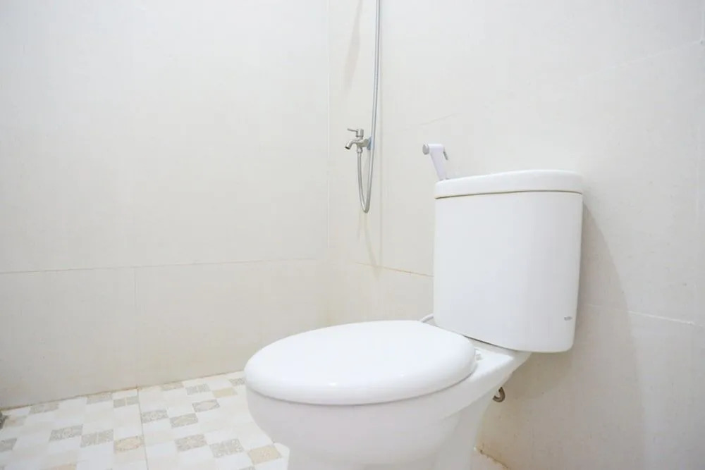RedDoorz Plus Syariah near Stasiun Tegal 2