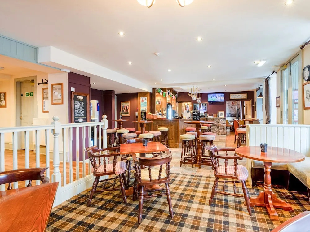 Clovenfords Hotel