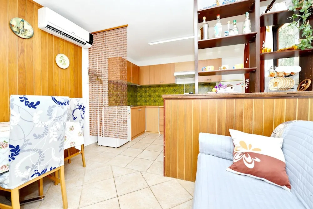 Apartment With 2 Bedrooms in Vir, With Enclosed Garden and Wifi - 250