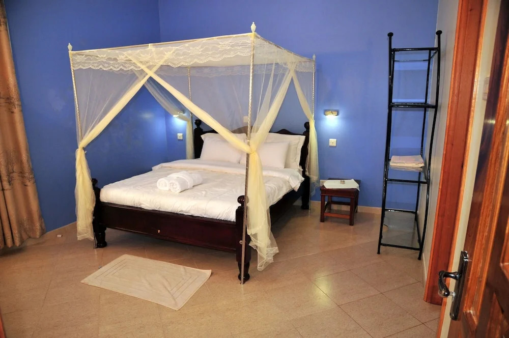 Victoria Lake View Guesthouse & Safaris
