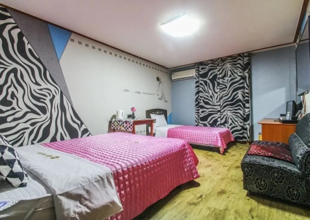 Sky Motel
