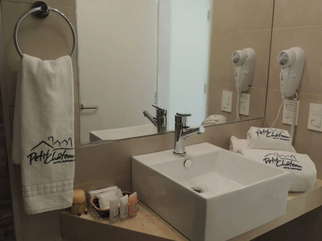 Petit Chateau Hotel Boutique