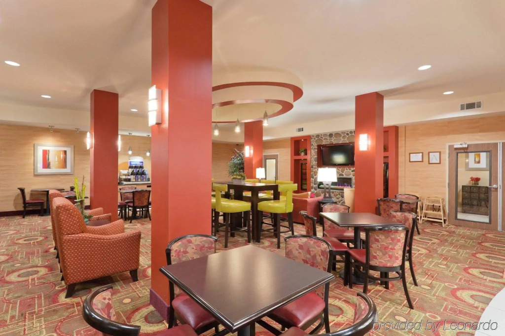 Holiday Inn Express Hotel Winona North by IHG