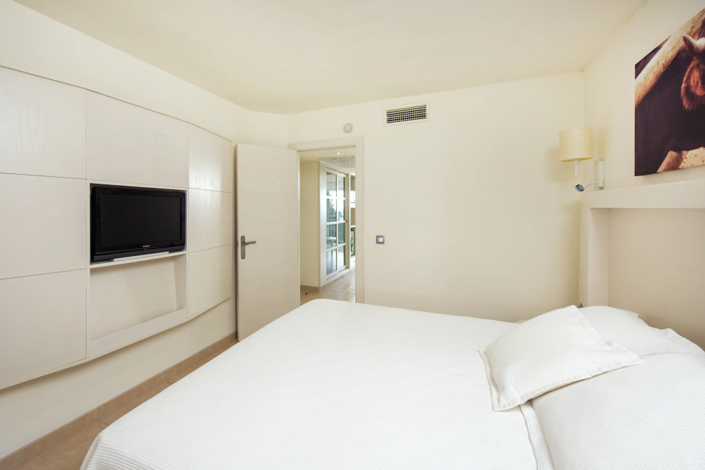 Отель Iberostar Club Cala Barca - All Inclusive