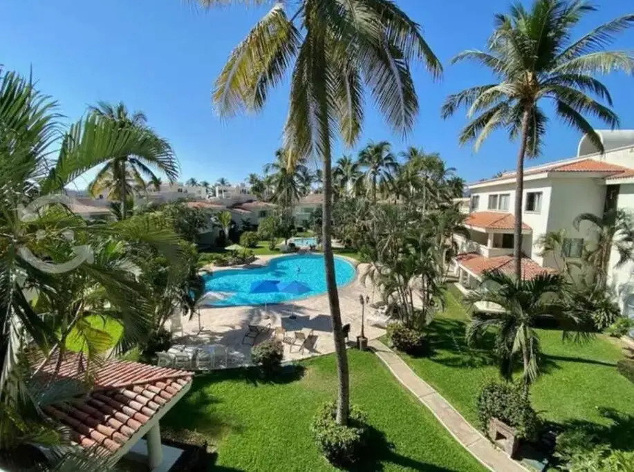 Beautiful Apartment on the Beach with pool