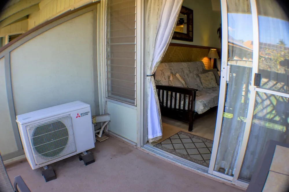 Chilled Coconut-steps To Beach! Free Wifi & Phone Studio Bedroom Condo