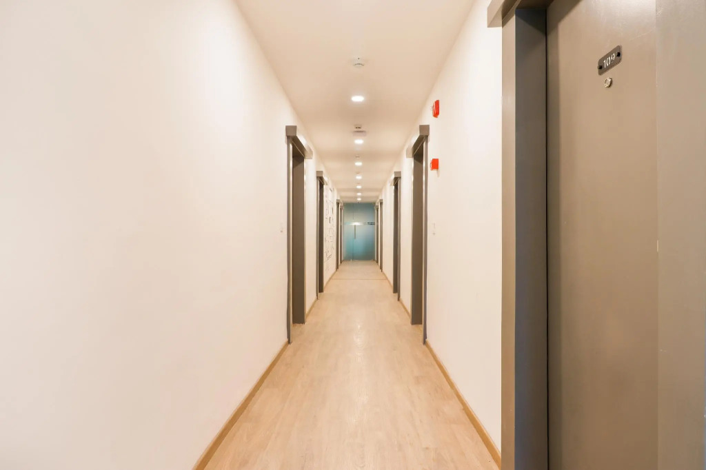 OYO Townhouse 325 South Tukoganj
