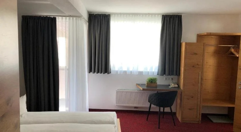 Collina Hotel  More