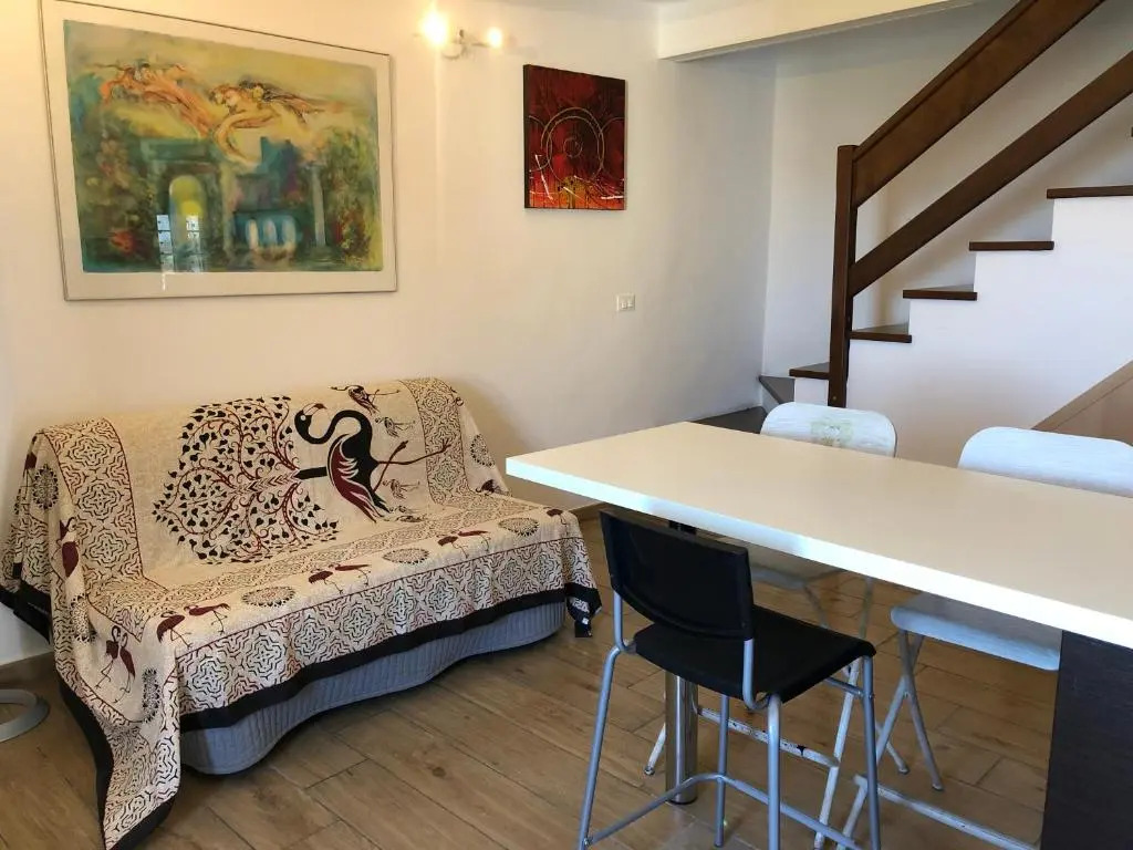 Casa indipendente su due livelli in Liguria-vista mare 6-7 Posti