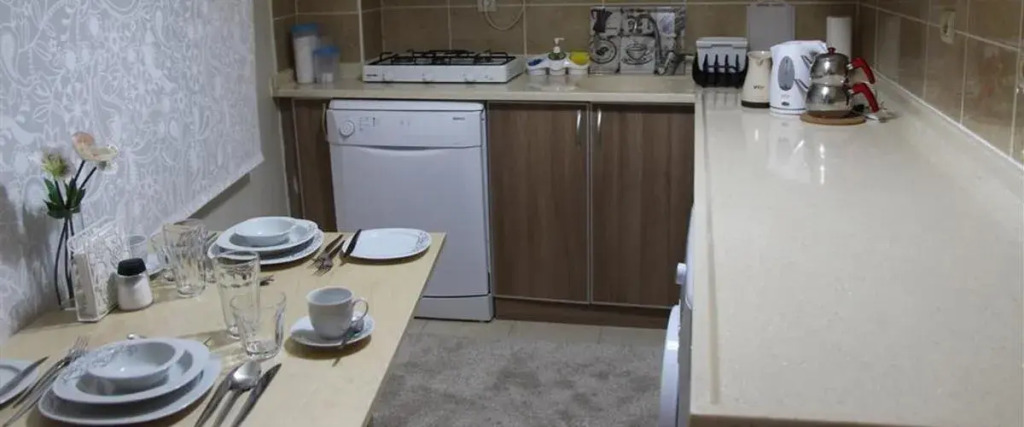 Kinzi House Apart Hotel