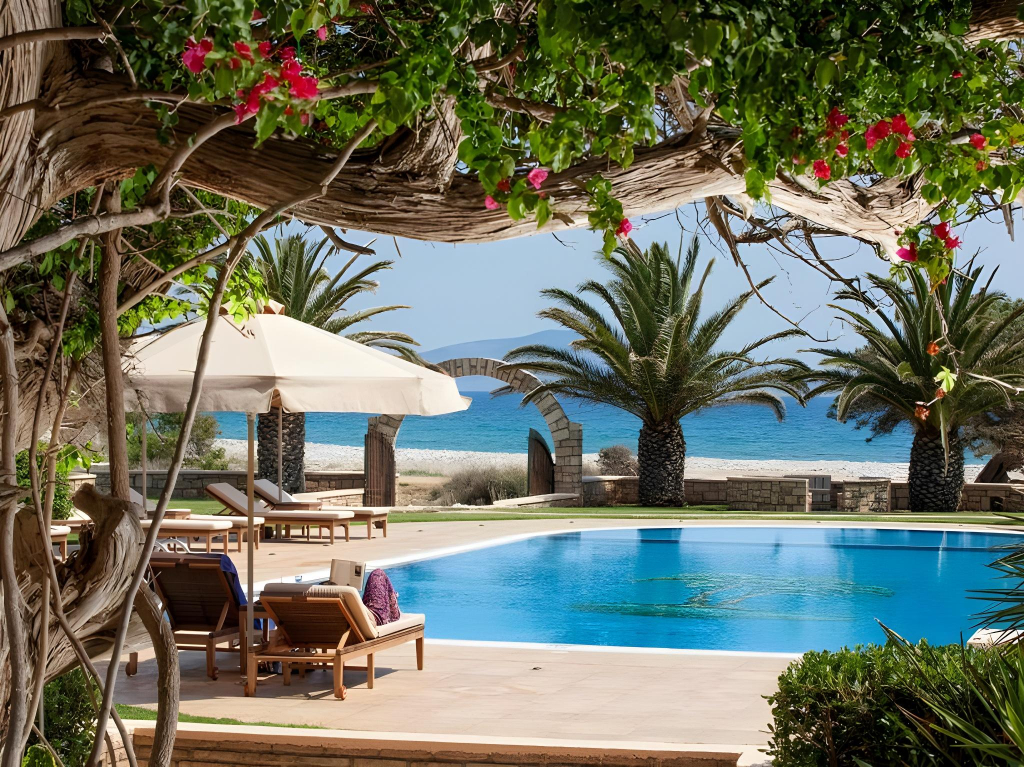 Finikas Hotel