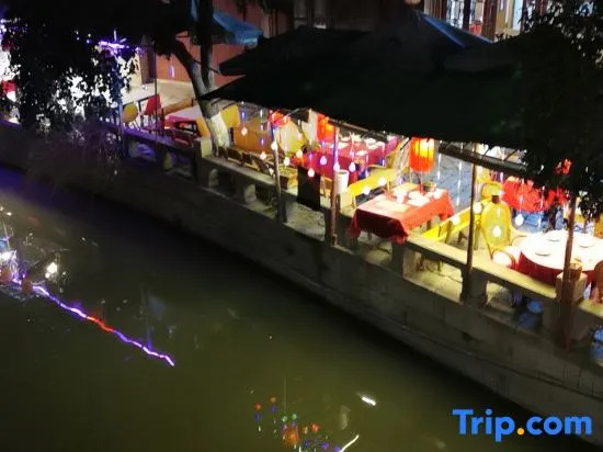 Tongli Riverside Inn