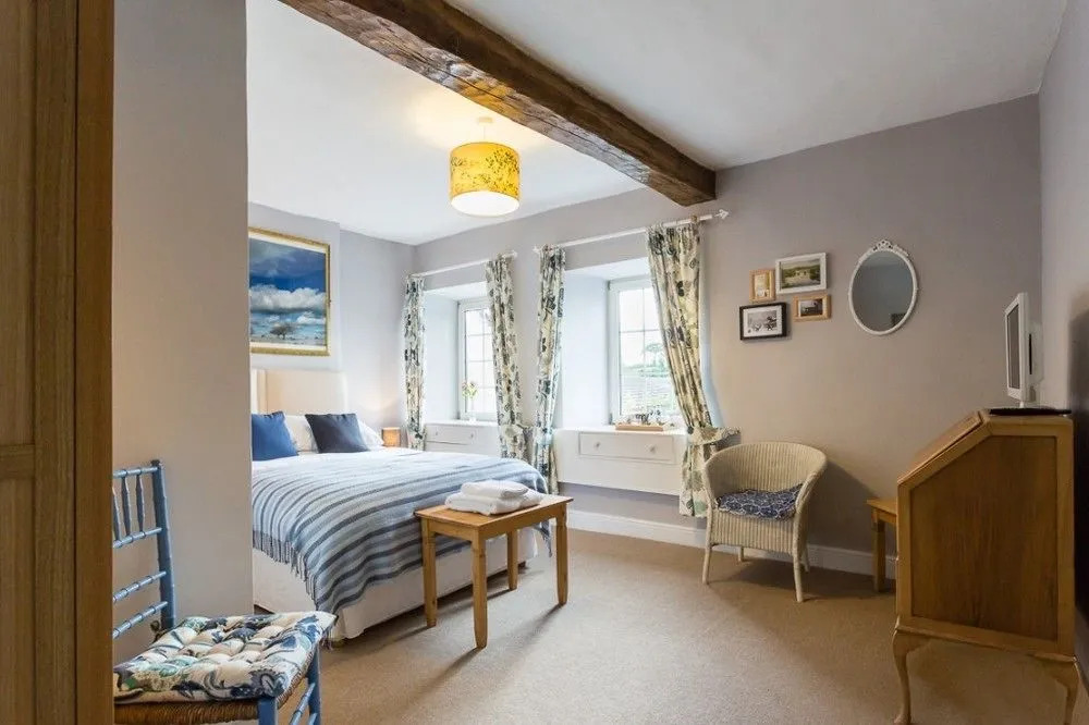 Hutton House Bed and Breakfast