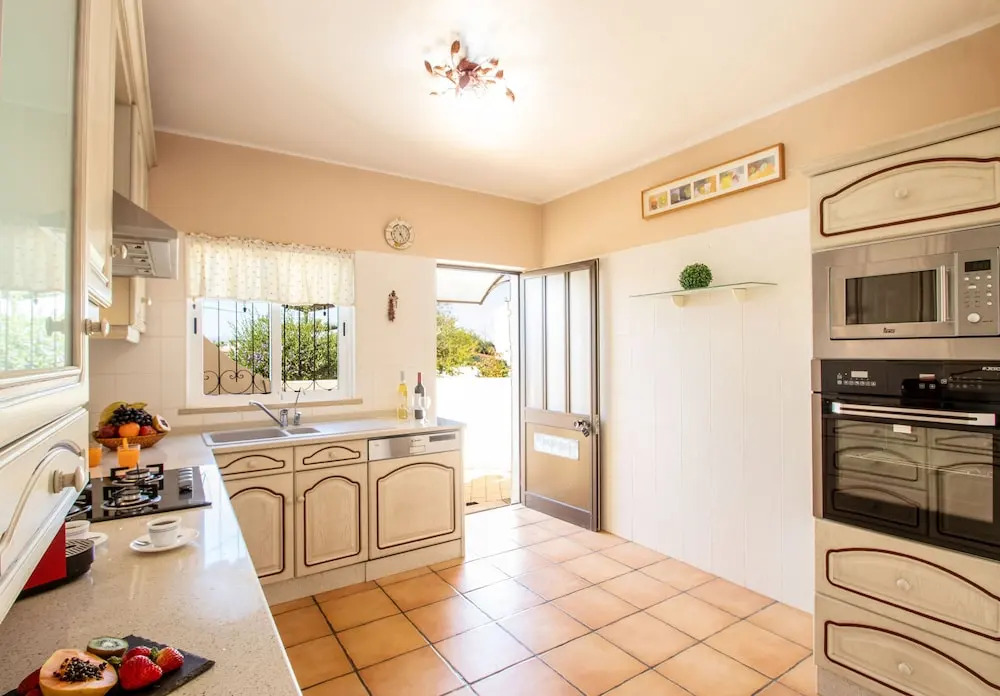 Villa Dominica - com BBQ e piscina aquecível em Carvoeiro
