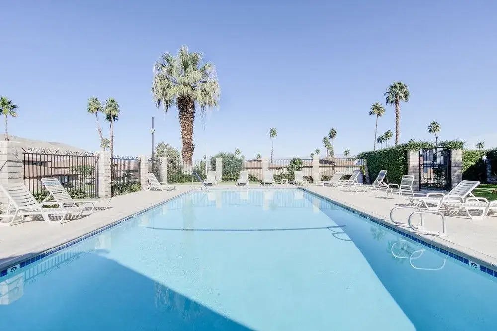 2BR Fabulous Palm Desert Condo by RedAwning