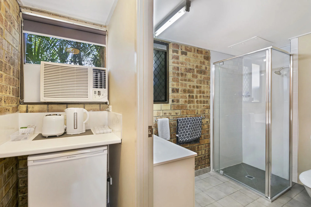 Golden Beach Motor Inn, Caloundra