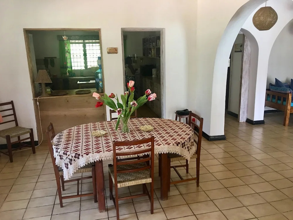 Tradewinds Lodge