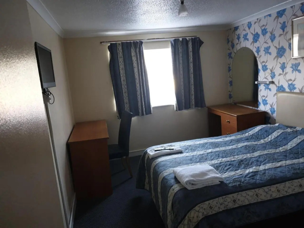 Elmhurst Hotel