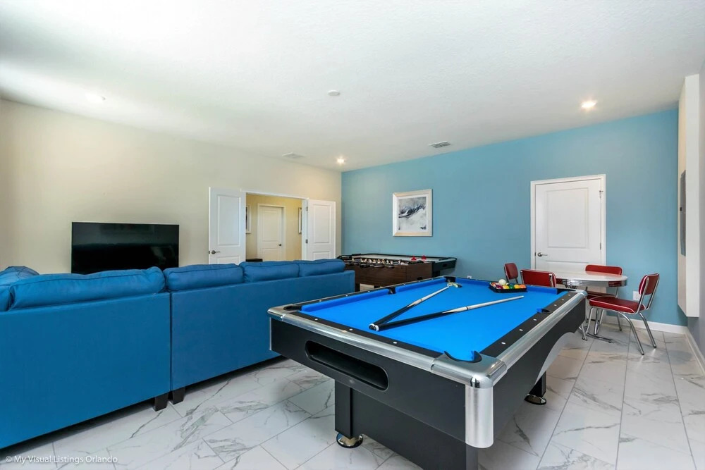 Luxury Lake View 8 BR Villa With Games Room 2965fs