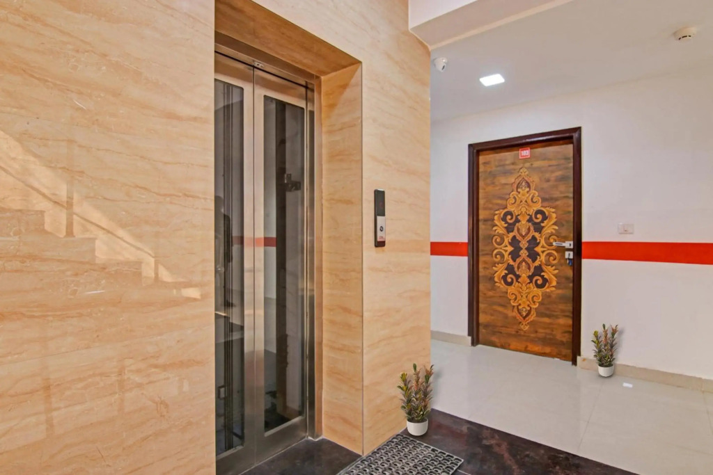 OYO Flagship 70282 Abode Inn