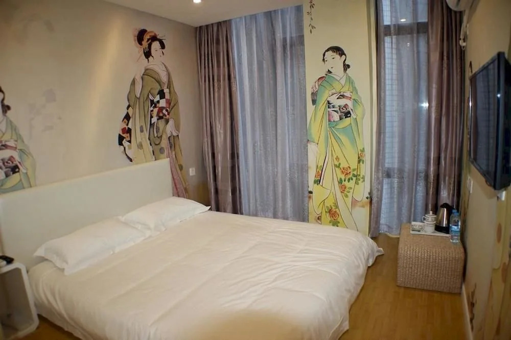 Passerby Fashion Theme Hotel