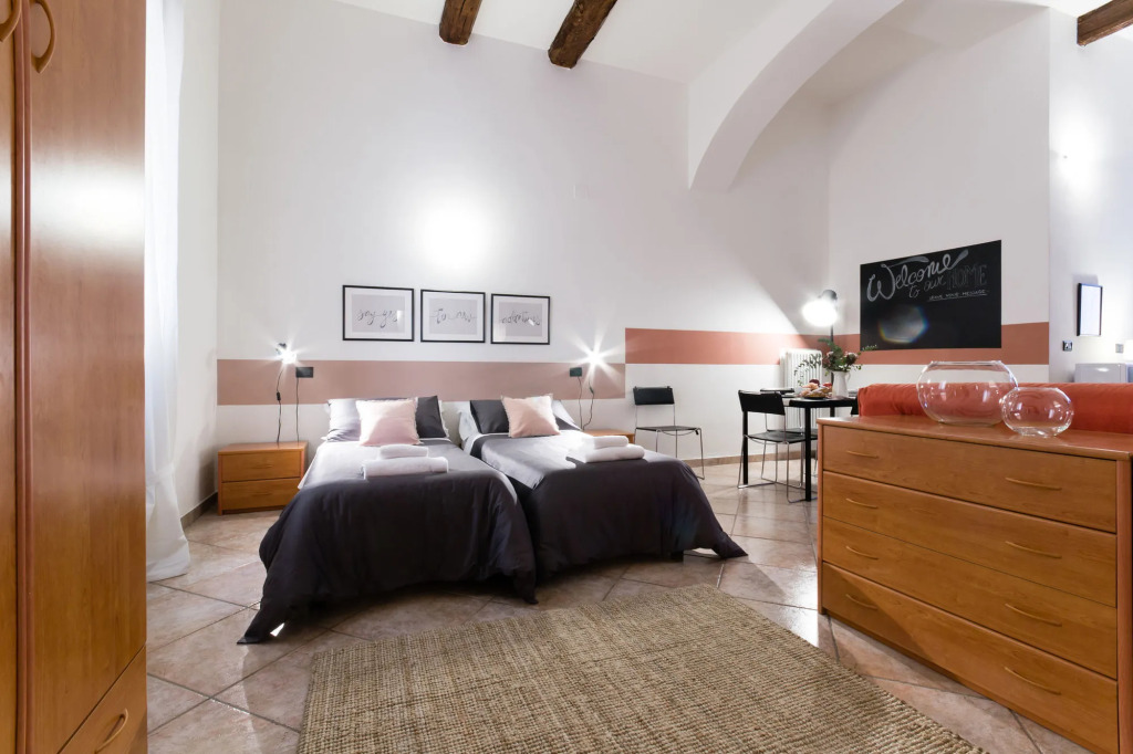 Senzanome - Old Town - Bologna