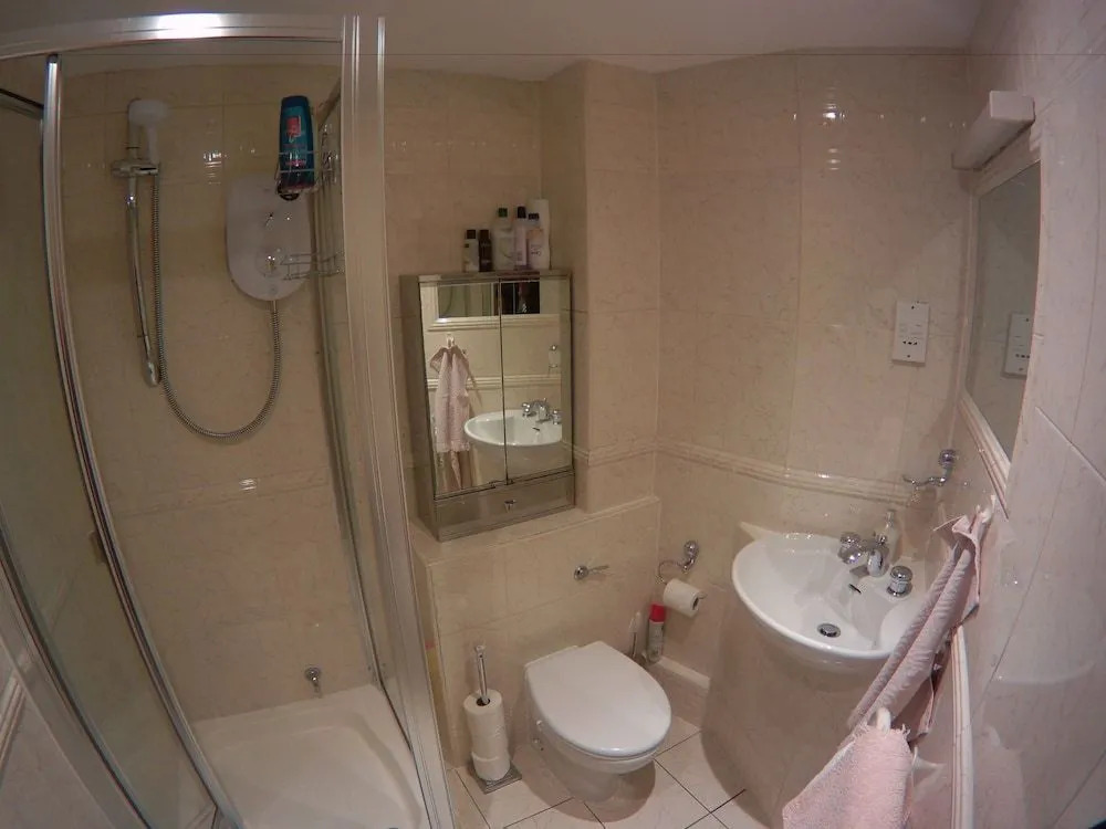 Tower Hill Studio Appartment