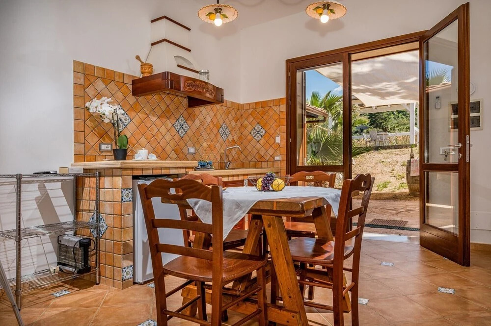 Cantina Vito 2 km From the Zingaro Reserve