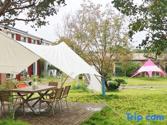 Yixing Oasis Waterfront Garden Homestay