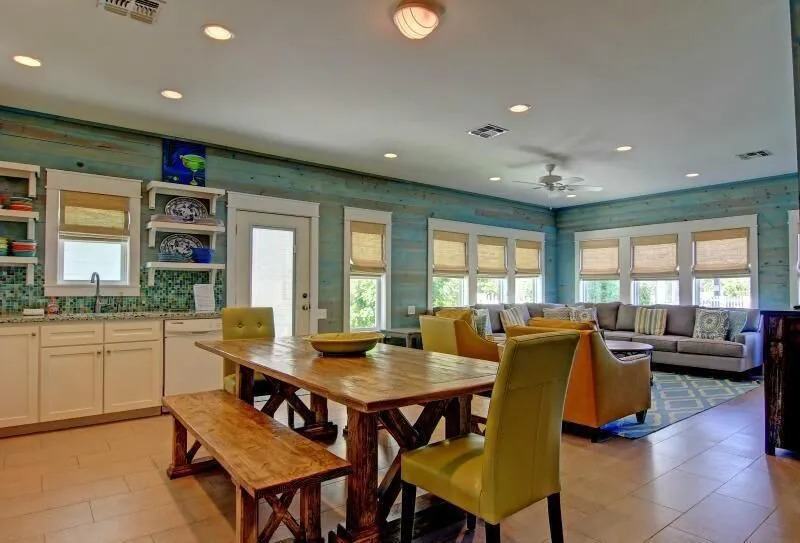 Pura Vida - 4 Br home by RedAwning