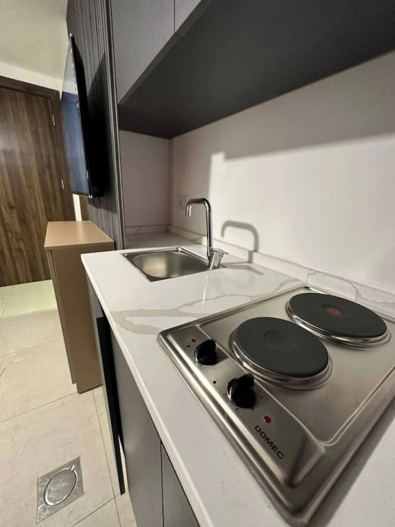 Stylish Luxe Apartment Fr 0005