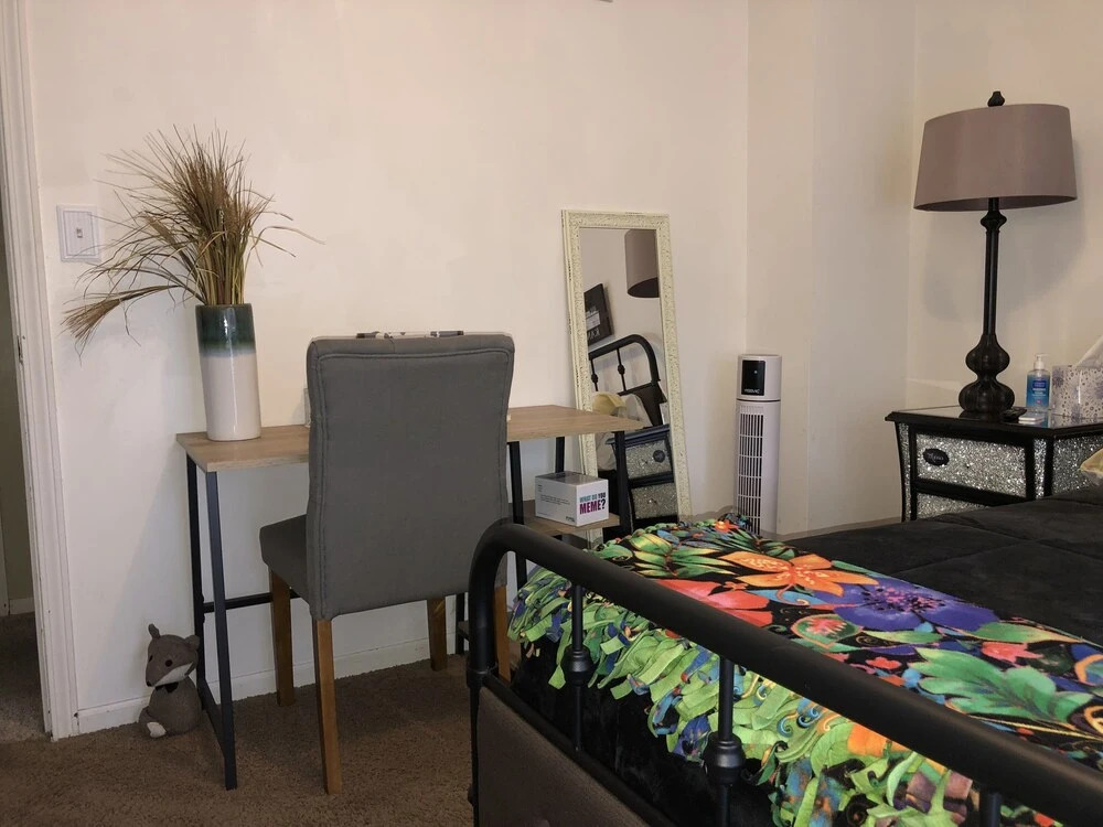 Becky & Marvels 420 Stay (Private Room)