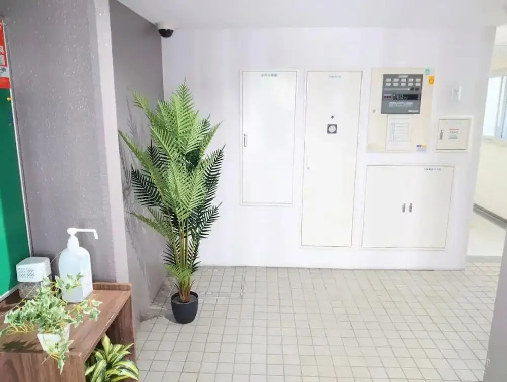 Van Vale South House 505