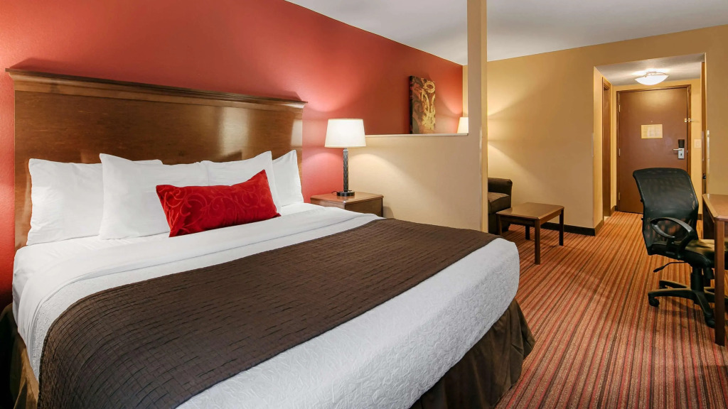 Best Western Woodland Inn