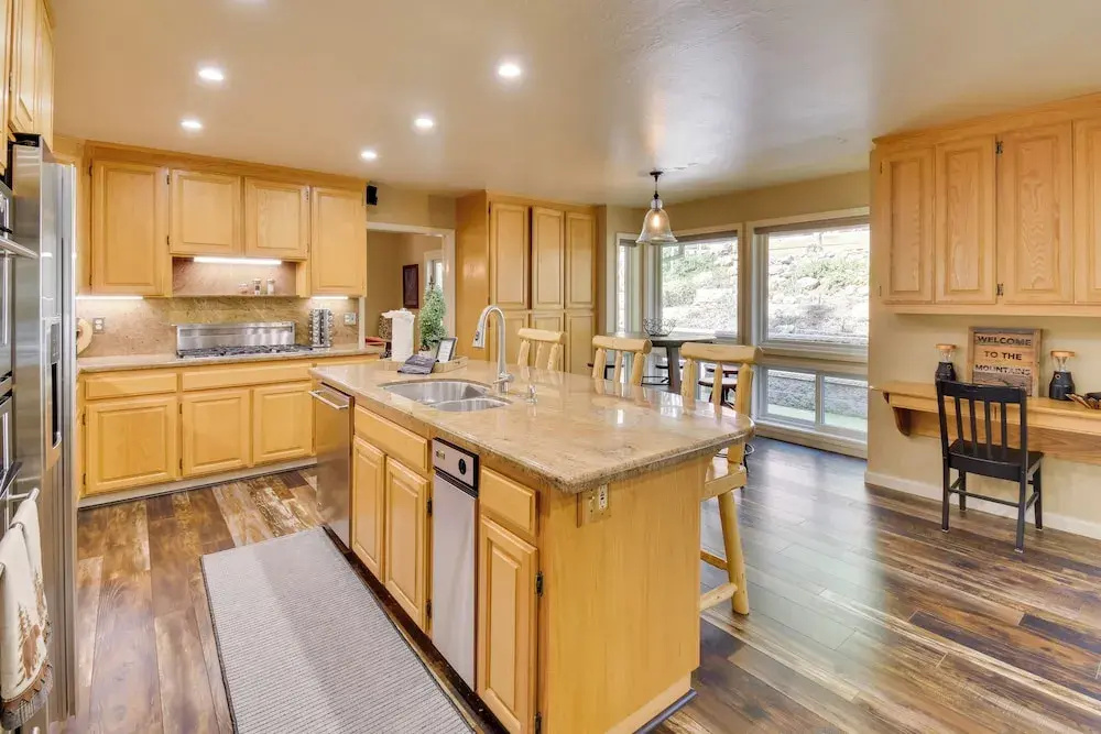 Hot Tub + Pool Table: Cabin Near Calaveras Park!